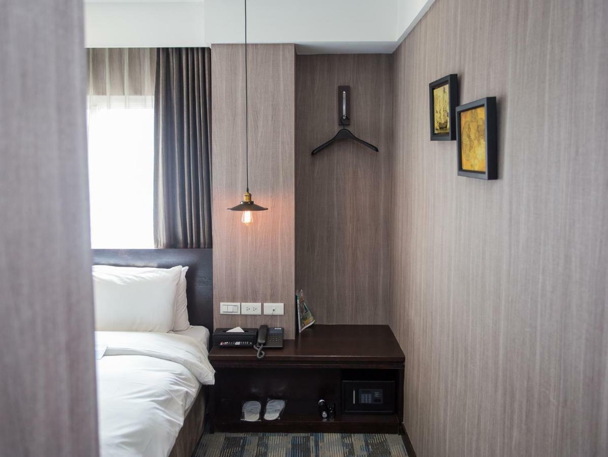 Khan Hotel Kaohsiung Extérieur photo