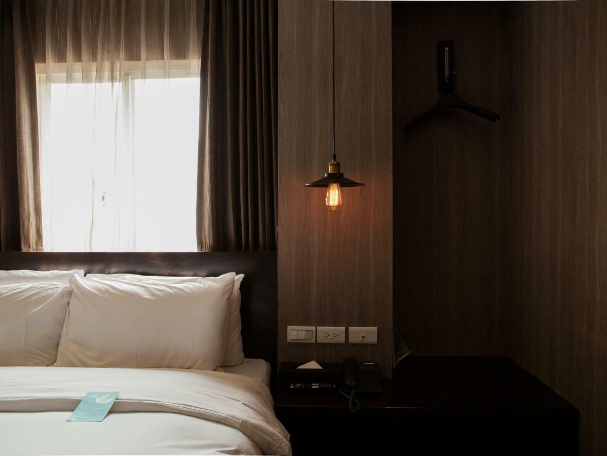 Khan Hotel Kaohsiung Extérieur photo