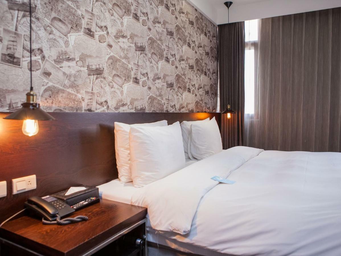 Khan Hotel Kaohsiung Extérieur photo