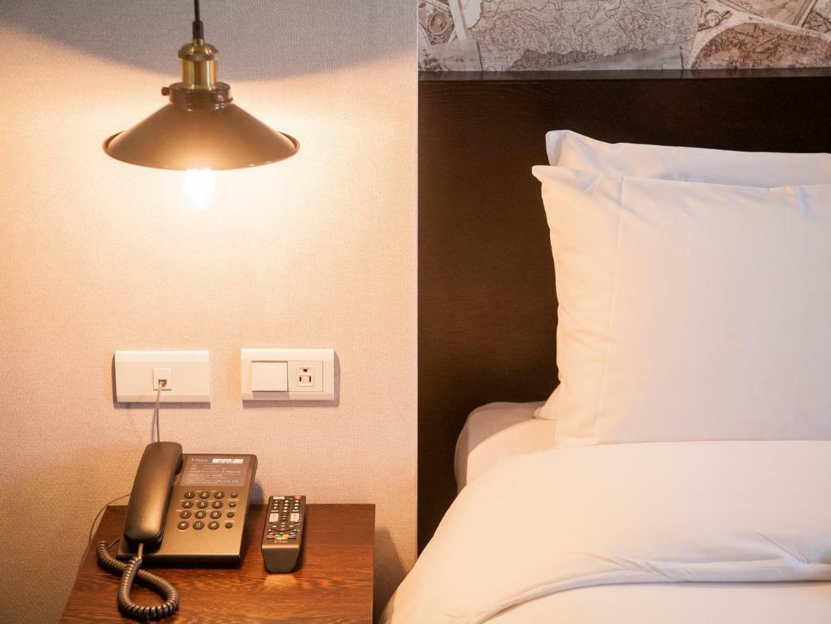 Khan Hotel Kaohsiung Extérieur photo